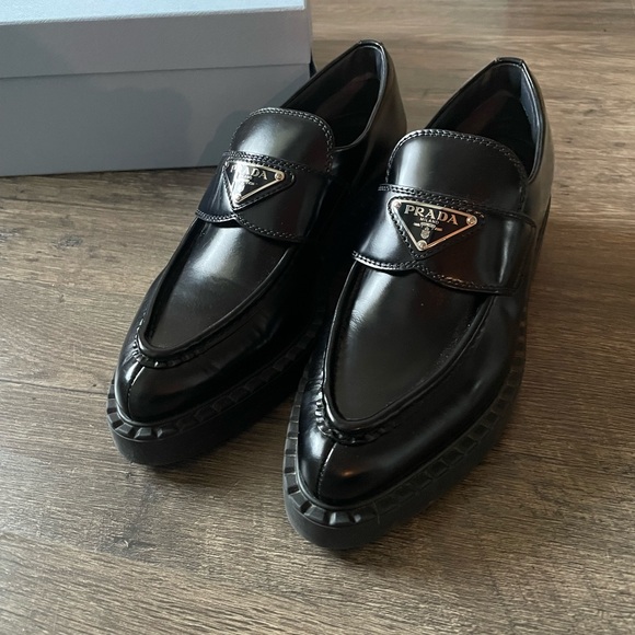 Brushed leather loafers (pointed toe). Size 37 (6.5 US) - Picture 8 of 12